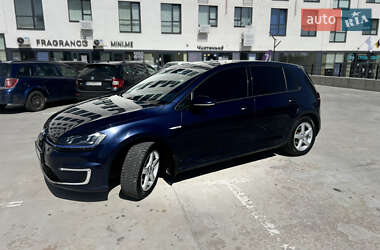 Хетчбек Volkswagen e-Golf 2015 в Рівному
