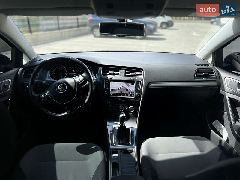 Хэтчбек Volkswagen e-Golf 2015 в Ровно