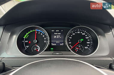 Хетчбек Volkswagen e-Golf 2015 в 
