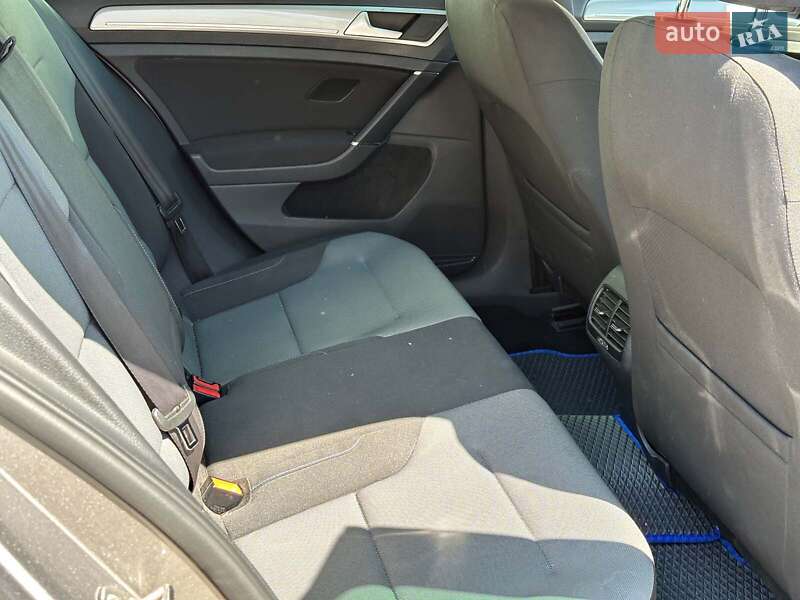 Хэтчбек Volkswagen e-Golf 2015 в Одессе фото 18 Хэтчбек Volkswagen e-Golf 2015 в Одессе
