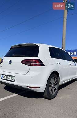 Хетчбек Volkswagen e-Golf 2016 в 