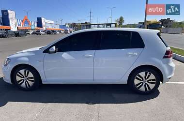 Хетчбек Volkswagen e-Golf 2016 в 
