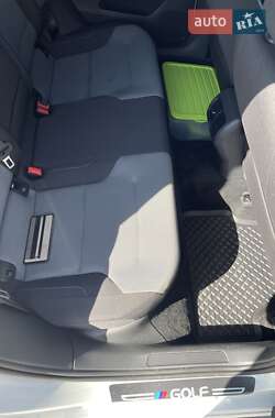 Хетчбек Volkswagen e-Golf 2016 в 