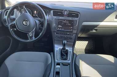 Хетчбек Volkswagen e-Golf 2016 в 