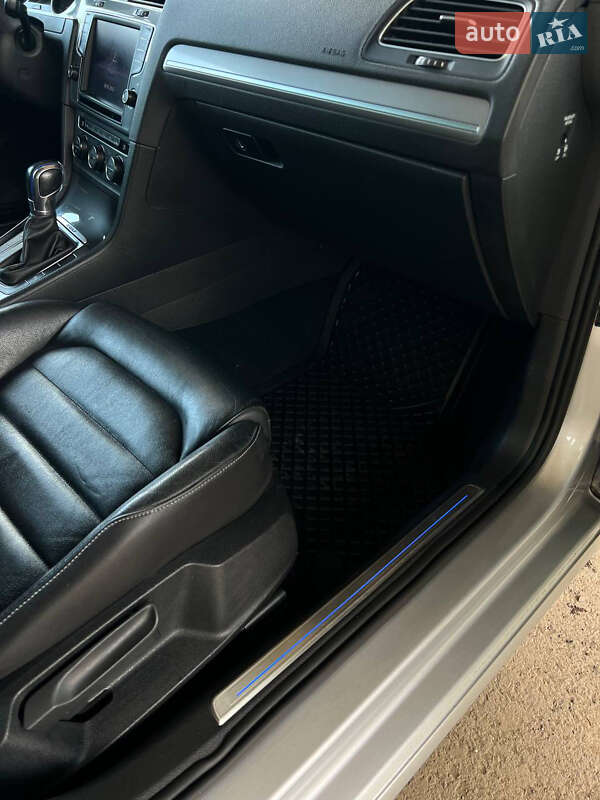 Хетчбек Volkswagen e-Golf 2016 в Мукачевому