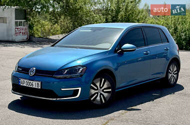 Хэтчбек Volkswagen e-Golf 2014 в 