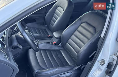 Хэтчбек Volkswagen e-Golf 2015 в 