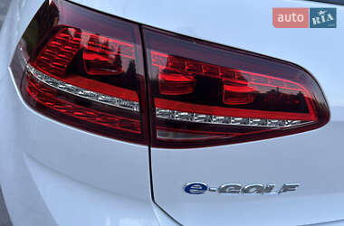Хэтчбек Volkswagen e-Golf 2015 в 