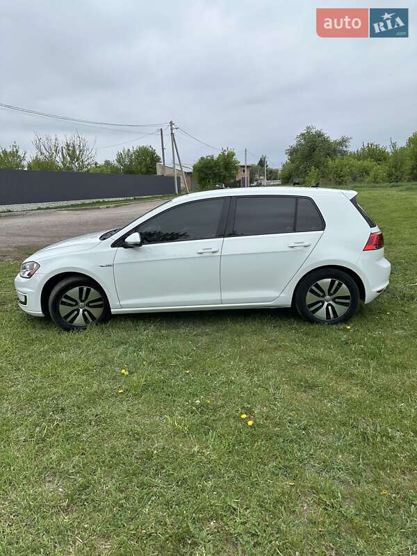 Хэтчбек Volkswagen e-Golf 2015 в Лубнах
