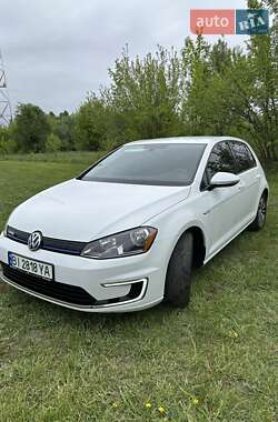 Хэтчбек Volkswagen e-Golf 2015 в 