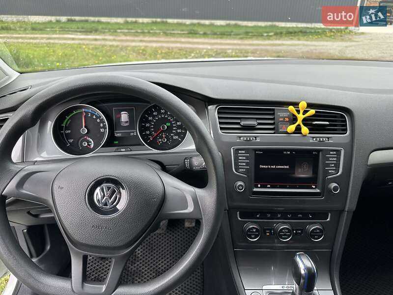 Хэтчбек Volkswagen e-Golf 2015 в Лубнах