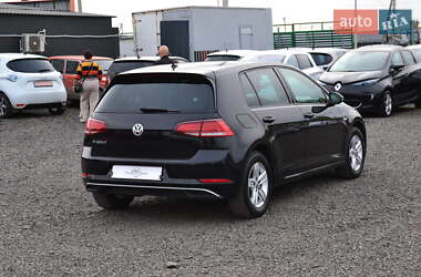 Хетчбек Volkswagen e-Golf 2018 в 