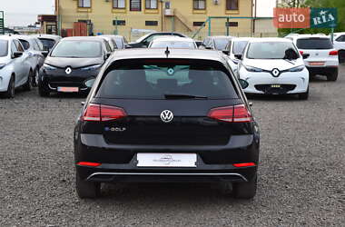 Хетчбек Volkswagen e-Golf 2018 в 