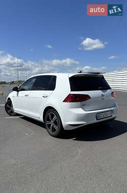 Хетчбек Volkswagen e-Golf 2015 в 