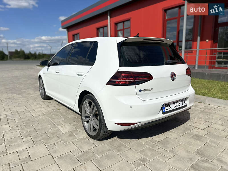 Хетчбек Volkswagen e-Golf 2014 в Рівному