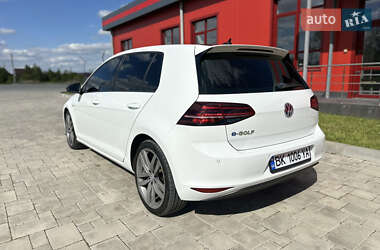 Хетчбек Volkswagen e-Golf 2014 в 
