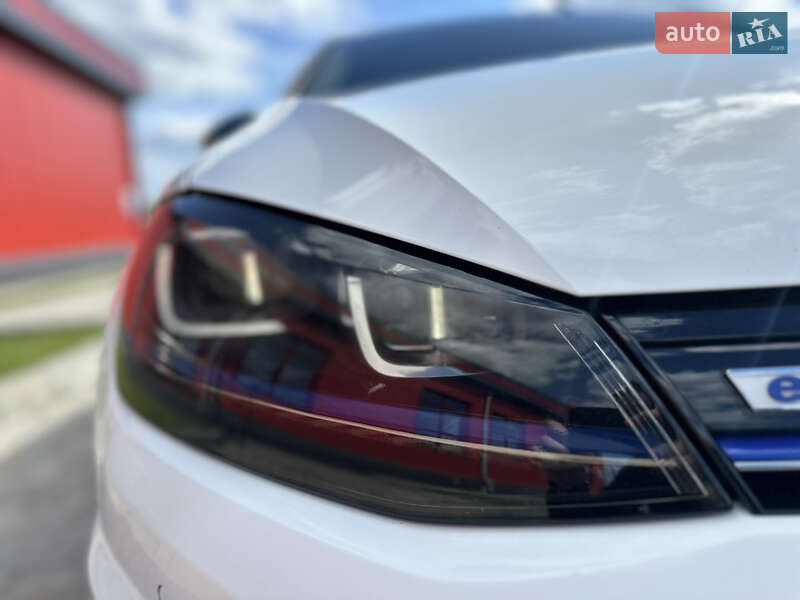 Хетчбек Volkswagen e-Golf 2014 в Рівному