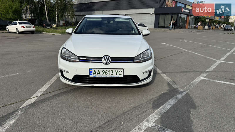 Хэтчбек Volkswagen e-Golf 2017 в Киеве