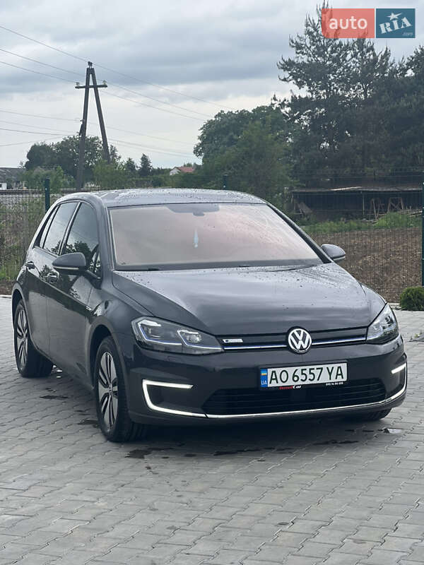 Хетчбек Volkswagen e-Golf 2017 в 