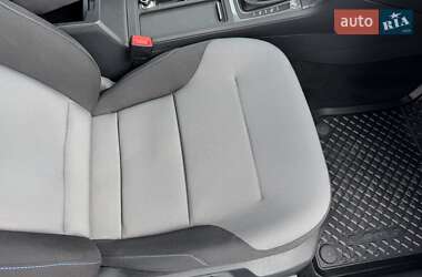 Хетчбек Volkswagen e-Golf 2015 в 