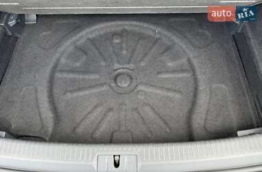 Хетчбек Volkswagen e-Golf 2015 в 