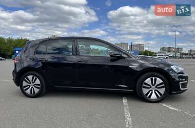 Хетчбек Volkswagen e-Golf 2015 в 