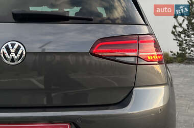Хетчбек Volkswagen e-Golf 2019 в 
