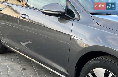 Хетчбек Volkswagen e-Golf 2019 в 