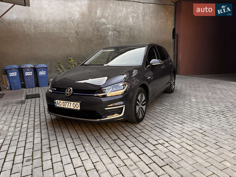 Хетчбек Volkswagen e-Golf 2018 в 