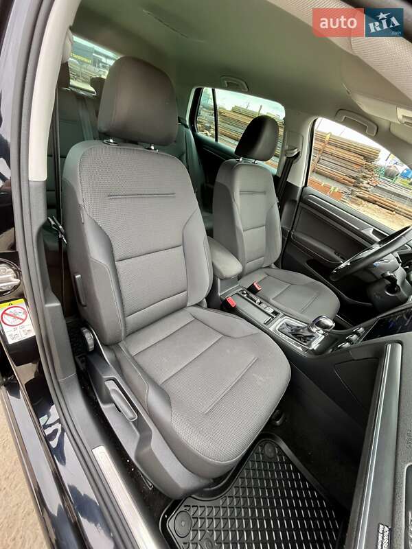 Хэтчбек Volkswagen e-Golf 2018 в Львове фото 41 Хэтчбек Volkswagen e-Golf 2018 в Львове