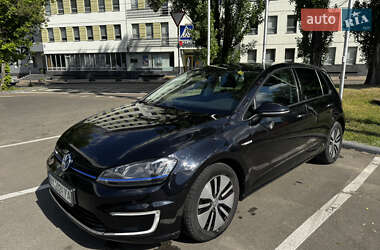 Хетчбек Volkswagen e-Golf 2014 в Києві