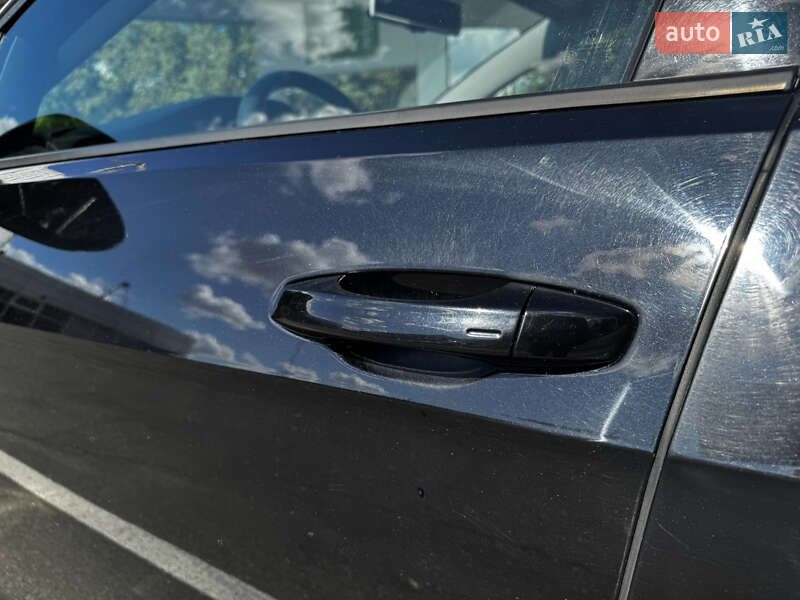 Хетчбек Volkswagen e-Golf 2014 в Києві фото 22 Хетчбек Volkswagen e-Golf 2014 в Києві