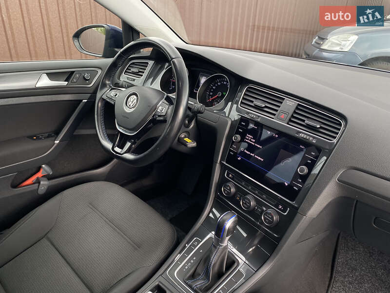 Хетчбек Volkswagen e-Golf 2019 в Вінниці