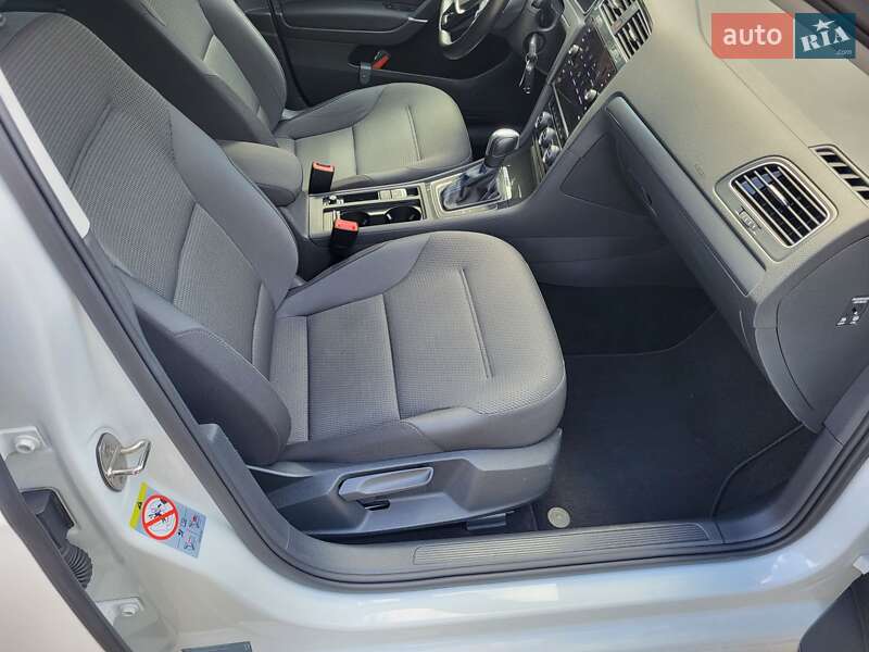 Хэтчбек Volkswagen e-Golf 2020 в Луцке
