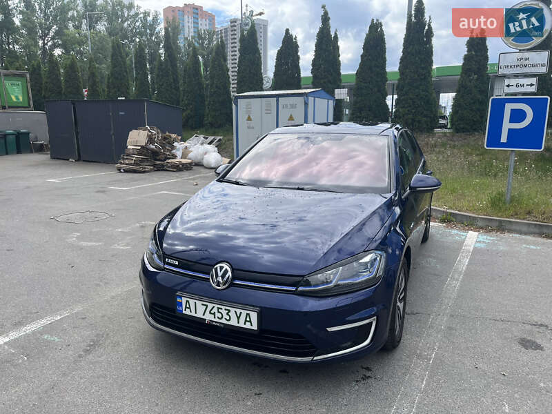 Хетчбек Volkswagen e-Golf 2017 в Києві