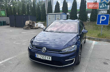 Хэтчбек Volkswagen e-Golf 2017 в 