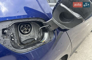 Хэтчбек Volkswagen e-Golf 2017 в 
