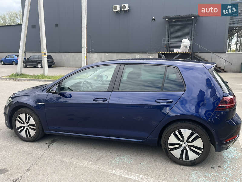Хетчбек Volkswagen e-Golf 2017 в Києві