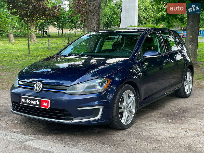 Хэтчбек Volkswagen e-Golf 2017 в 