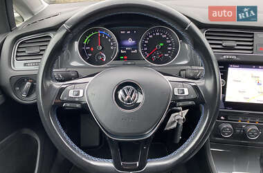 Хэтчбек Volkswagen e-Golf 2020 в 