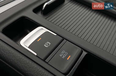 Хэтчбек Volkswagen e-Golf 2020 в 
