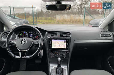 Хэтчбек Volkswagen e-Golf 2020 в 