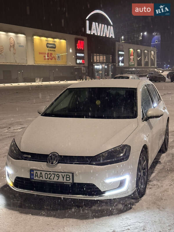 Хэтчбек Volkswagen e-Golf 2014 в Киеве фото 38 Хэтчбек Volkswagen e-Golf 2014 в Киеве