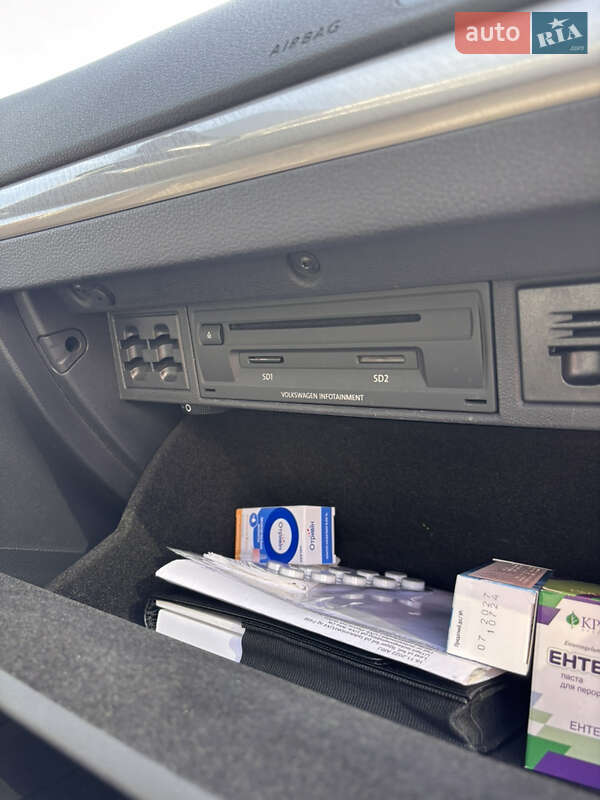 Хэтчбек Volkswagen e-Golf 2014 в Киеве фото 12 Хэтчбек Volkswagen e-Golf 2014 в Киеве