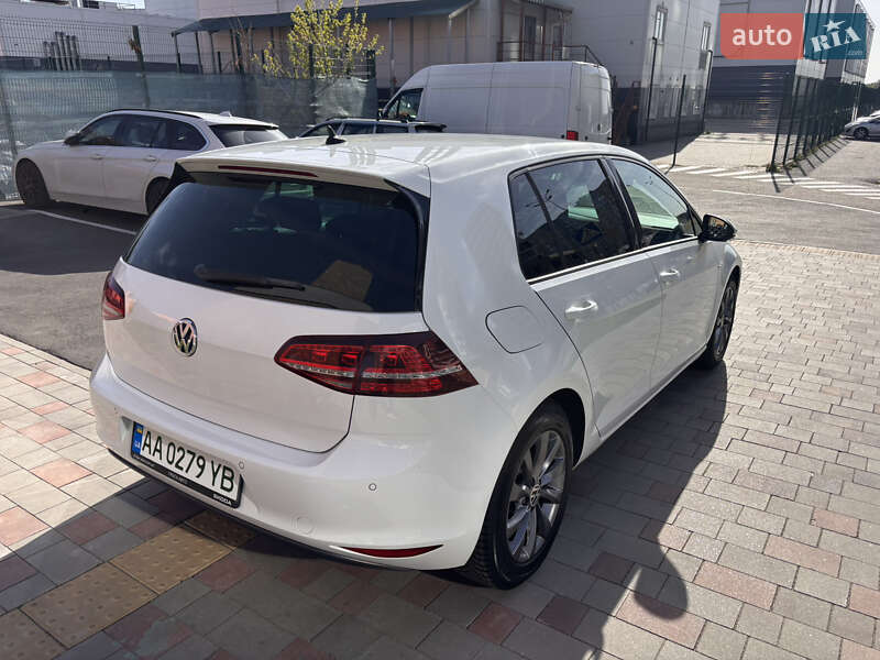 Хэтчбек Volkswagen e-Golf 2014 в Киеве фото 30 Хэтчбек Volkswagen e-Golf 2014 в Киеве