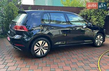 Хэтчбек Volkswagen e-Golf 2017 в 