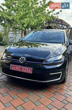 Хэтчбек Volkswagen e-Golf 2017 в 