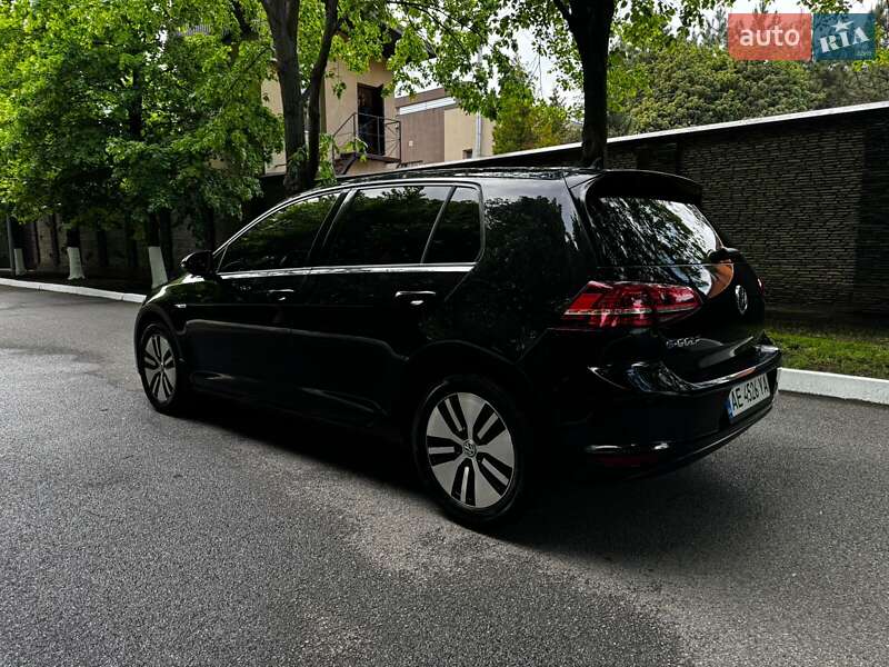 Хетчбек Volkswagen e-Golf 2015 в Дніпрі