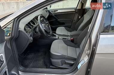 Хэтчбек Volkswagen e-Golf 2014 в 