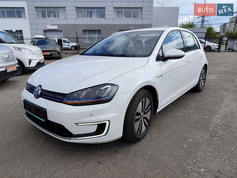Volkswagen e-Golf 2015